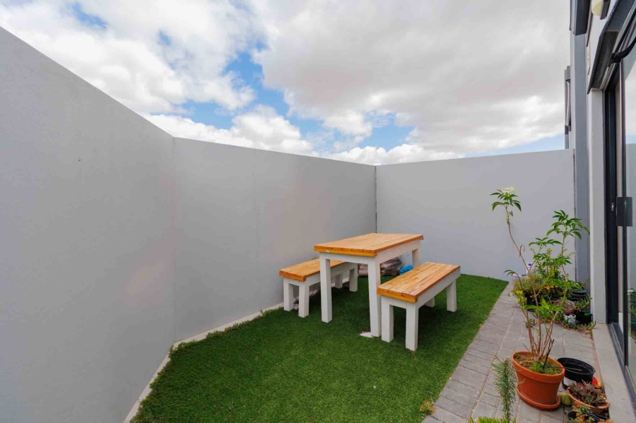 To Let 2 Bedroom Property for Rent in Zonnendal Western Cape